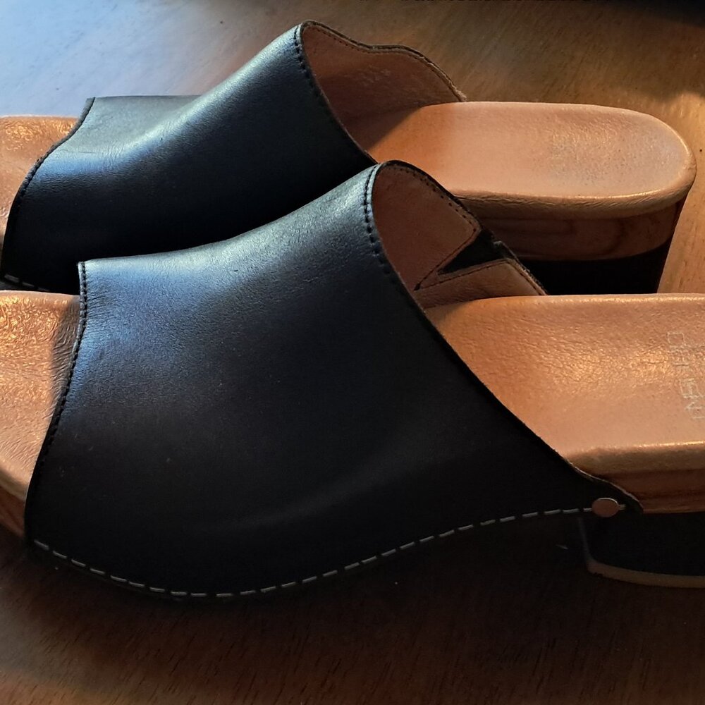 Dansko Maci Slip-On Sandal 39